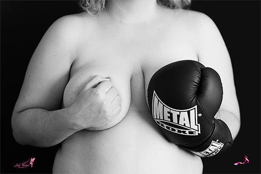 femme cancer gant de boxe ang'image